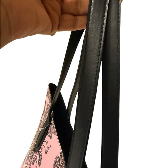 Victoria's Secret Floral Logo Tote Pink Floral Tote Bag. In new conditions - Picture 6 of 15